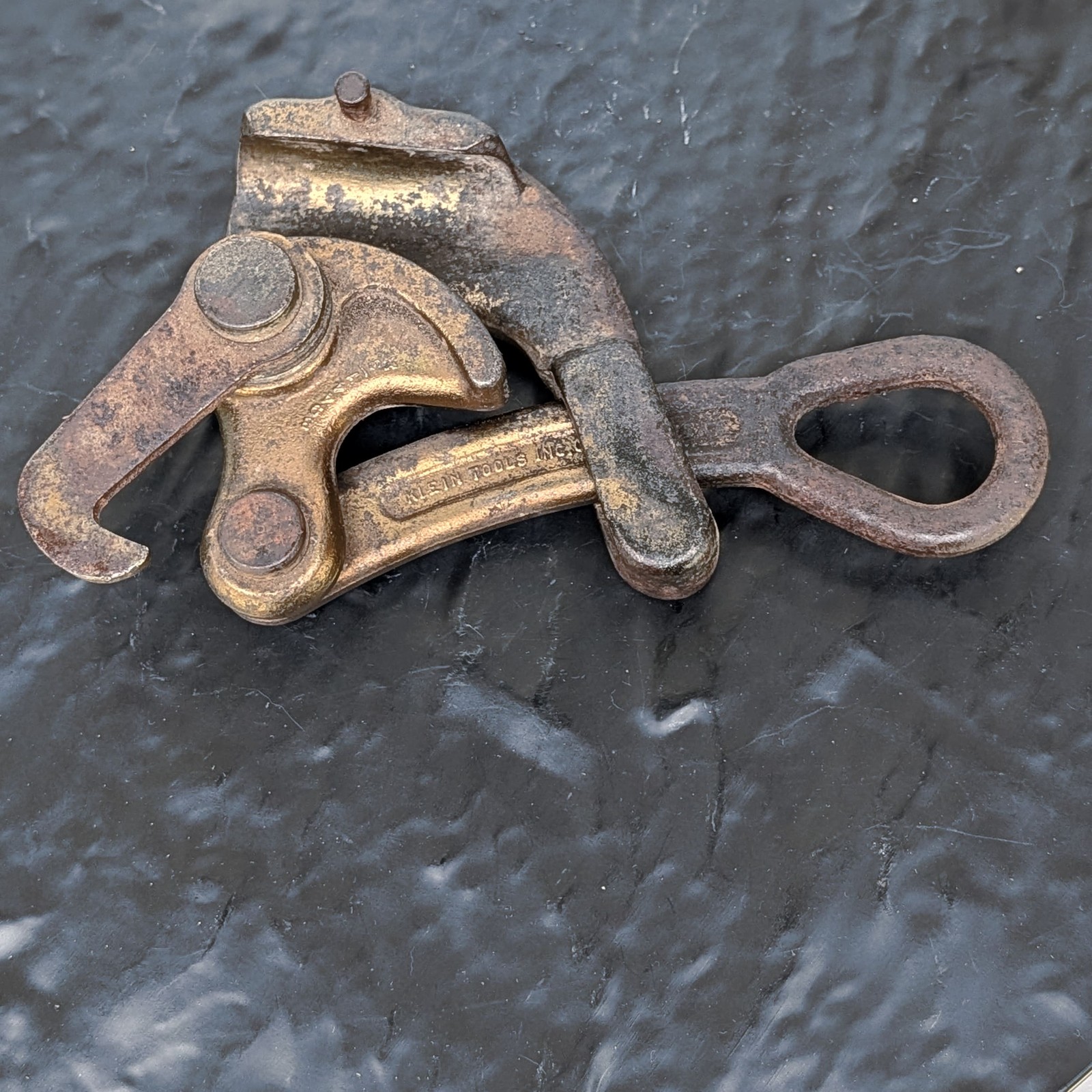 KLEIN 1604-20L Haven's Grip Wire Cable Pulling Jaw 5000 lb with Swing Latch