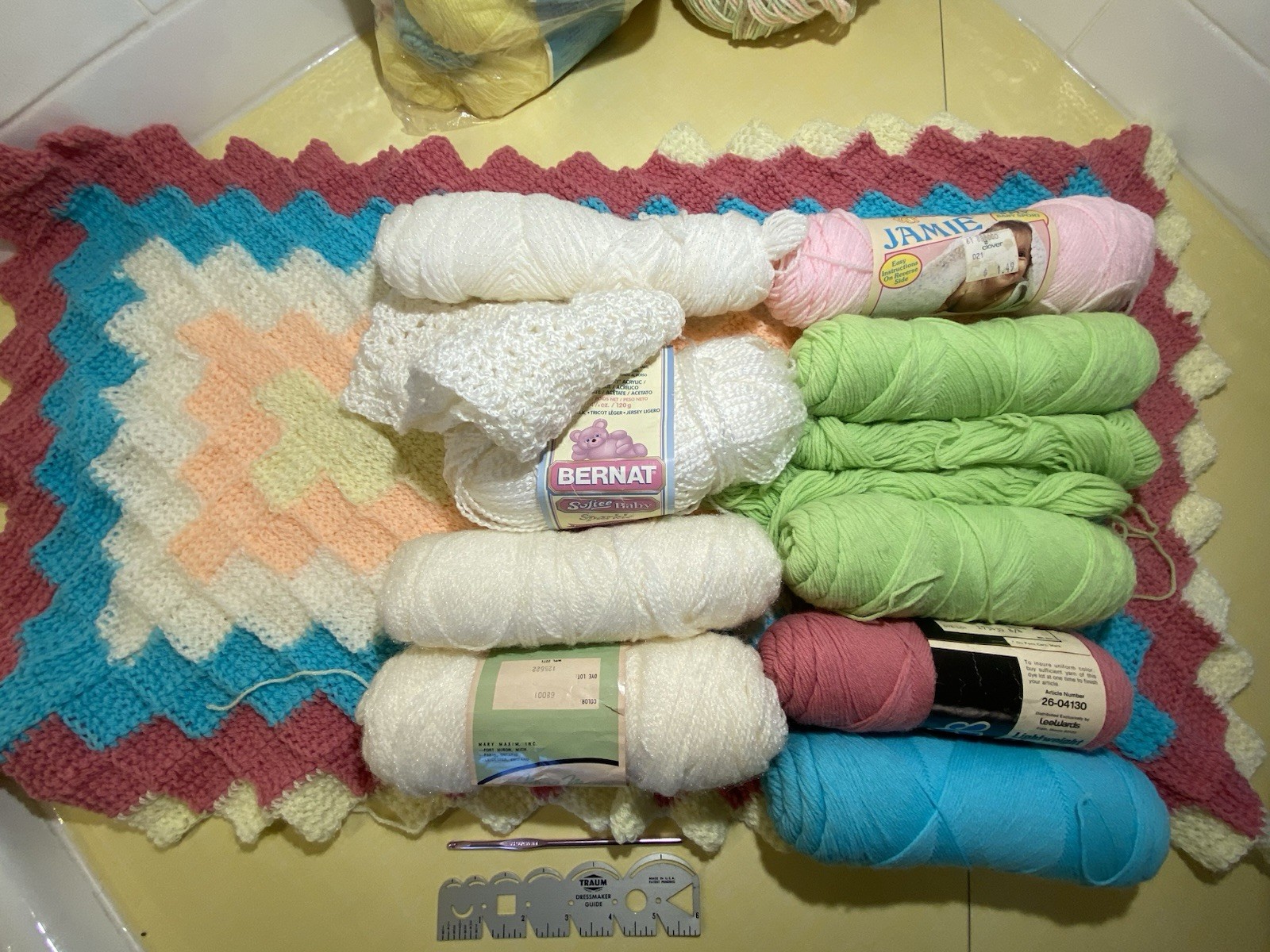 12 Lb Estate Lot Vintage To Modern Baby Acrylic Yarn Skeins & Pattern Booklets