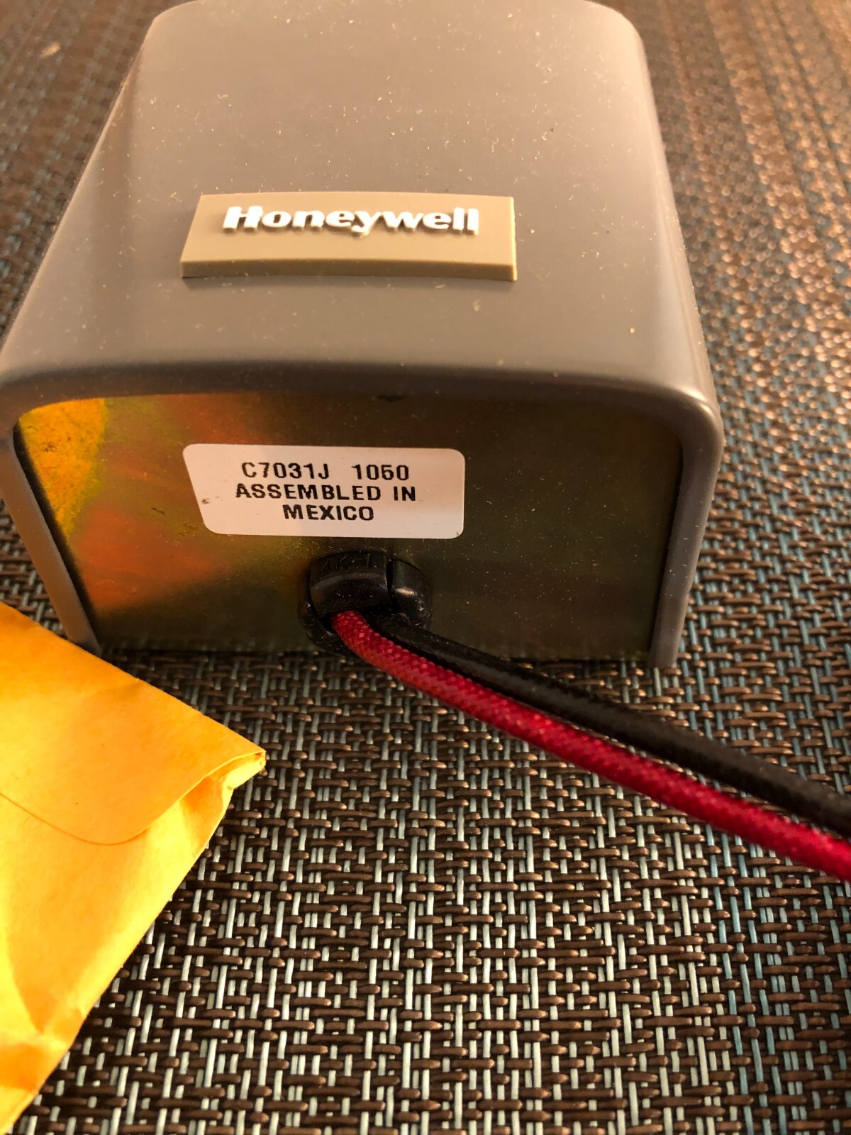 Honeywell C7031J1050 Averaging Element Sensor NEW!