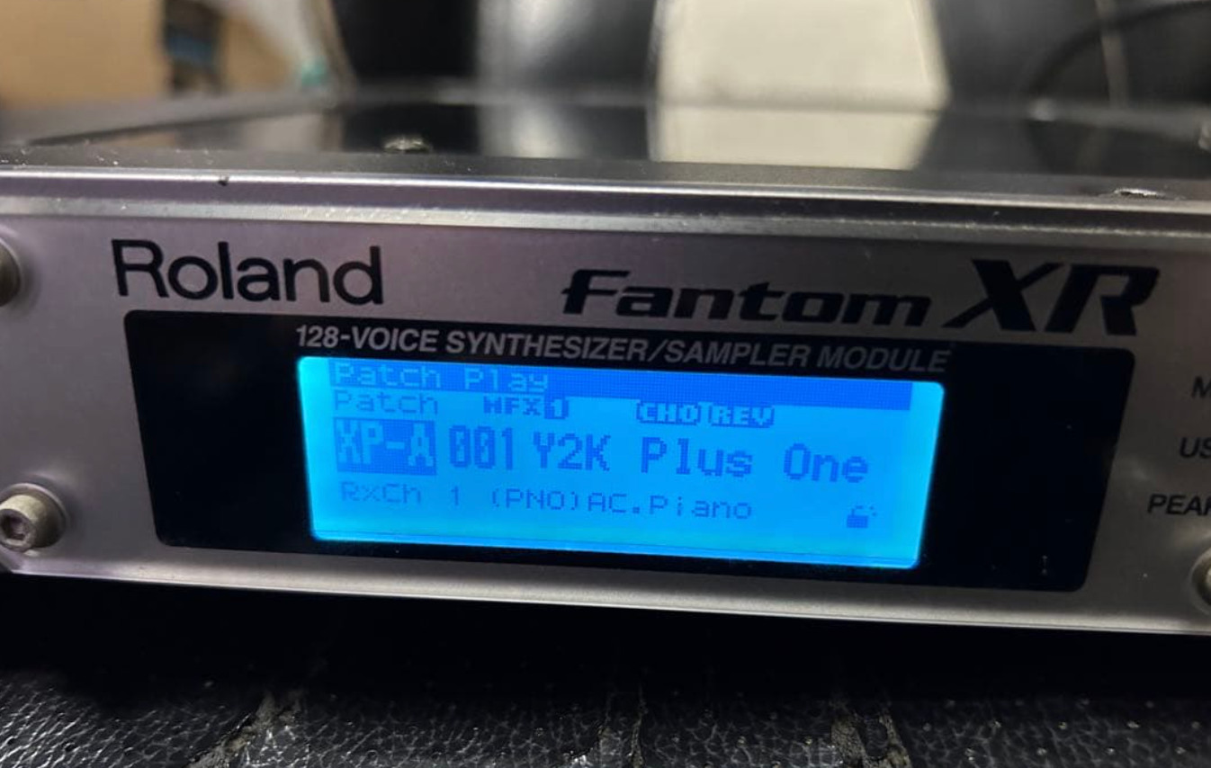 Roland Fantom XR Synthesizer/Sampler Test Completed W/accessories