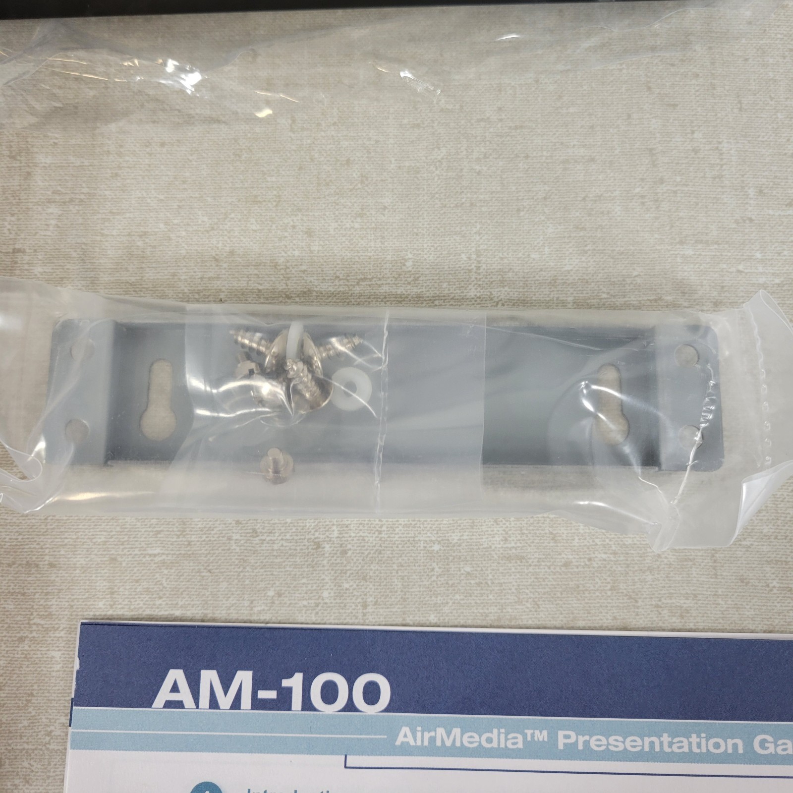 CRESTRON AM100 AirMedia Presentation Gateway for Wireless HD Presentations