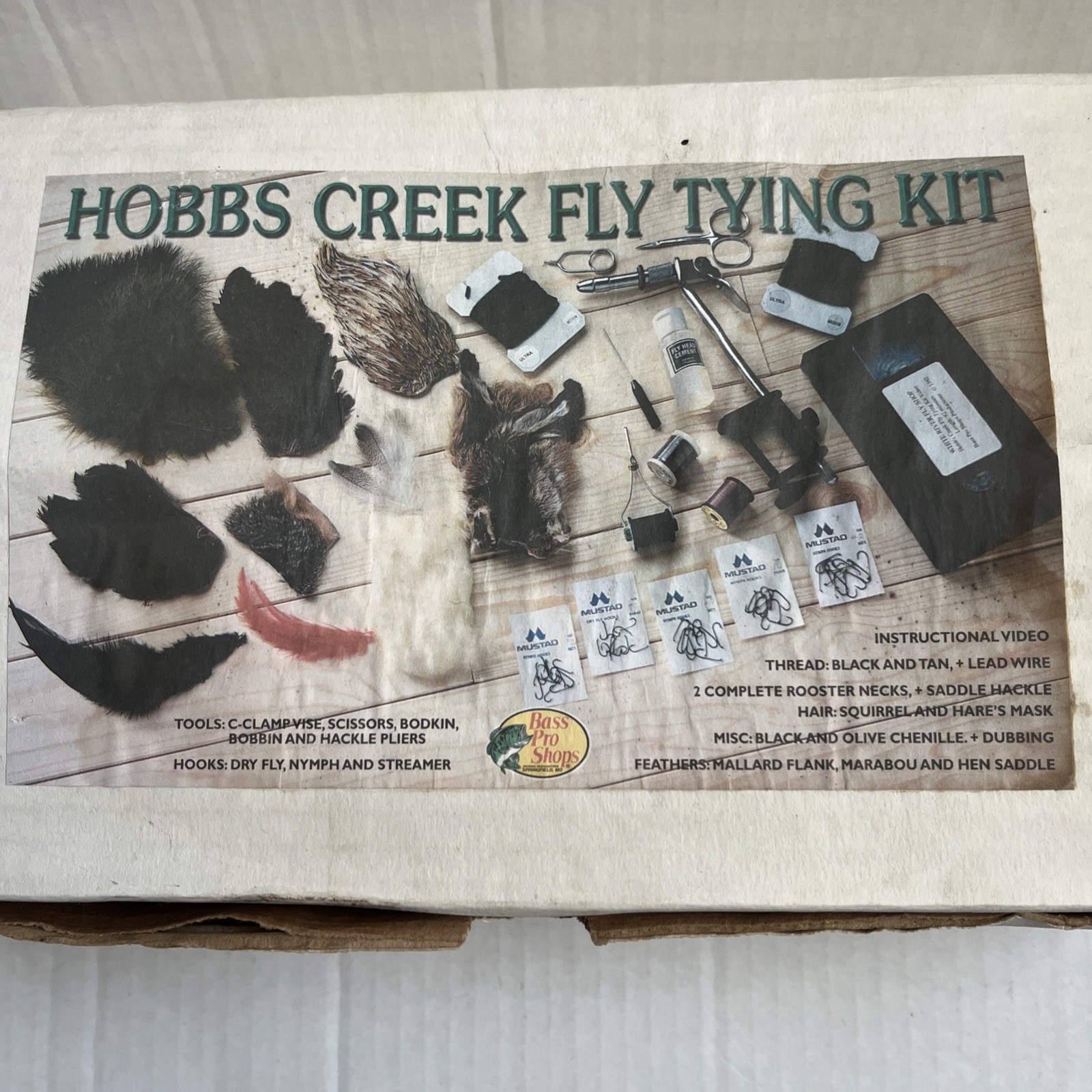 Fly Tying Kit With Tools,Fur,Feathers,Hooks 1992 Hobbs Creek Bass Pro Shops