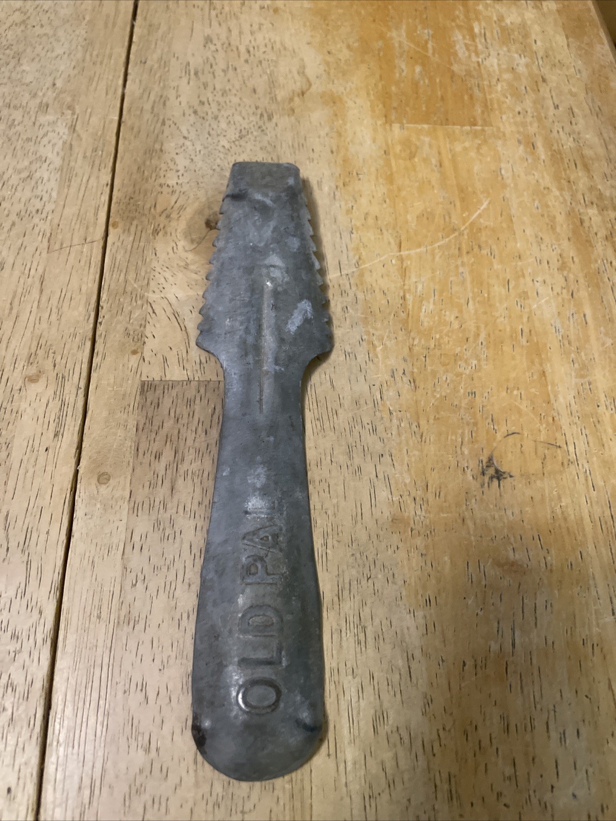 VTG Old Pal Handheld Portable Fish Scaler