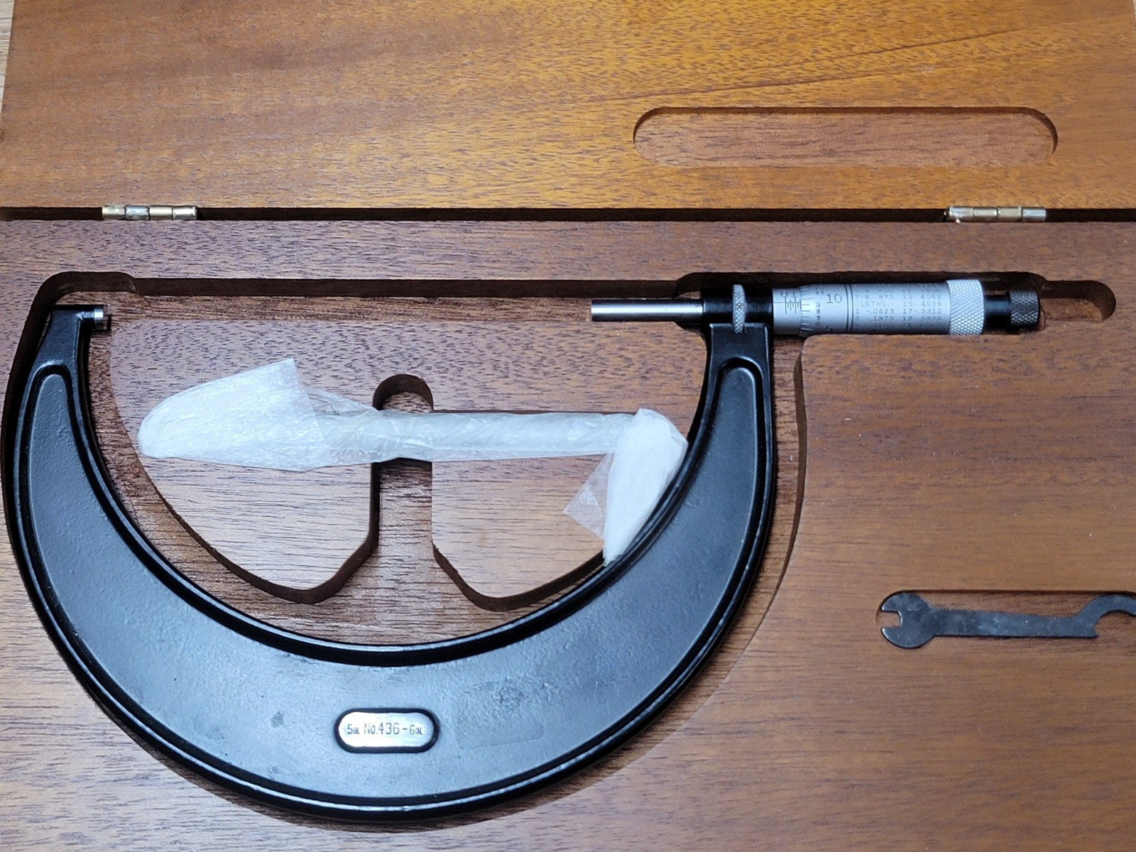 MINT NICE STARRETT 5 - 6 " X .001 " MICROMETER