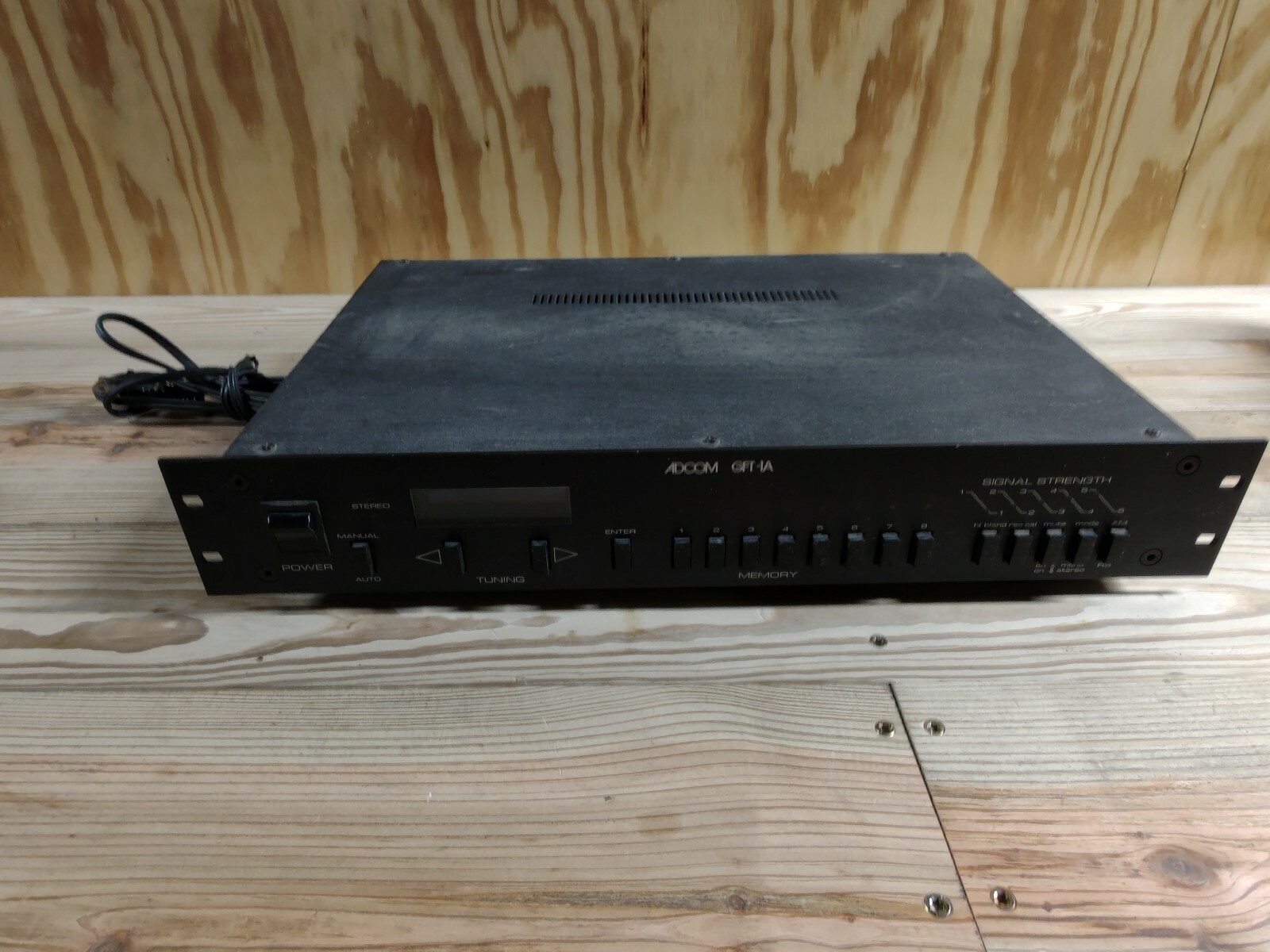 ADCOM GFT-1A STEREO TUNER RECEIVER, USED, UNTESTED, GOOD CONDITION, SOLD AS IS.
