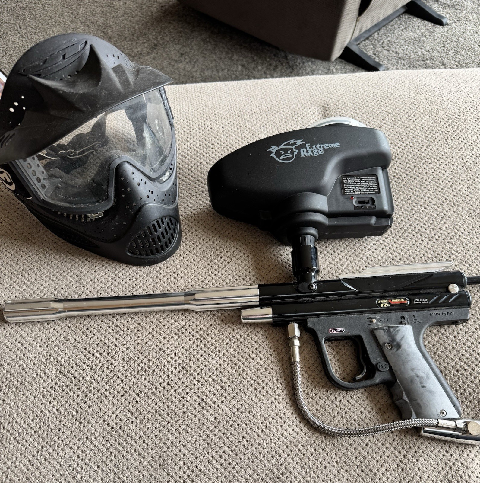 Vintage Piranha R6 Extreme Rage Paintball Gun With Mask and Hopper