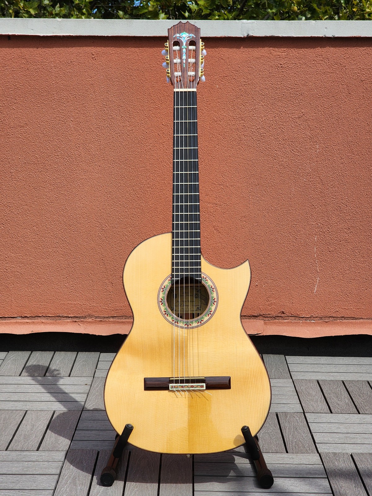 Juan Montes Rodriguez Cutaway FLAMENCO Guitar with Carlos Juan VIP DM Pickup