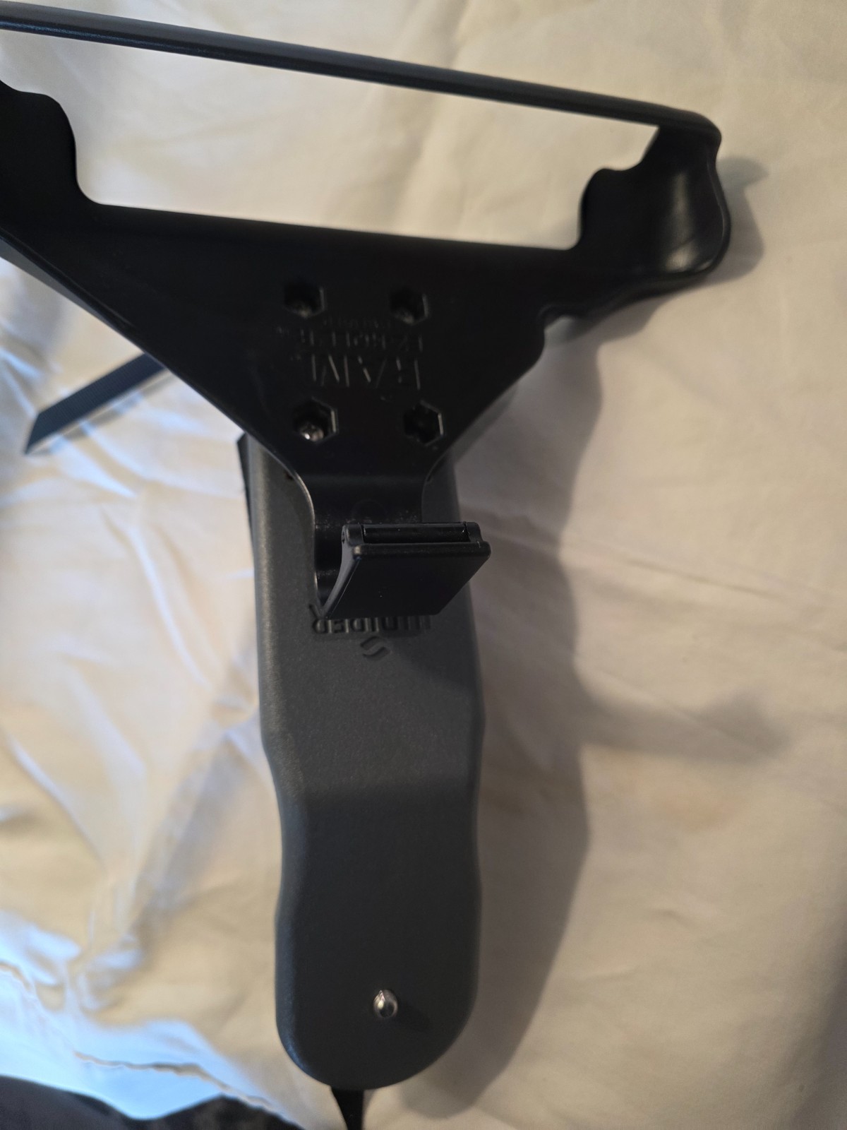 Juniper Systems Mesa 3 Handle to connect to a Geode GNSS Receiver