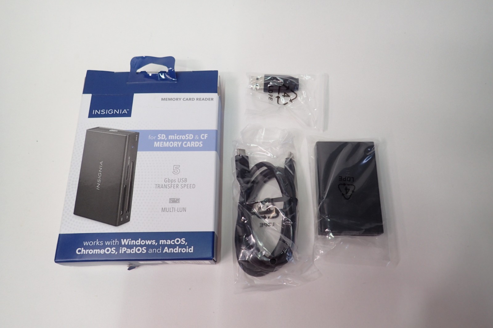 Insignia USB C to SD microSD CompactFlash Memory Card Reader mac windows android