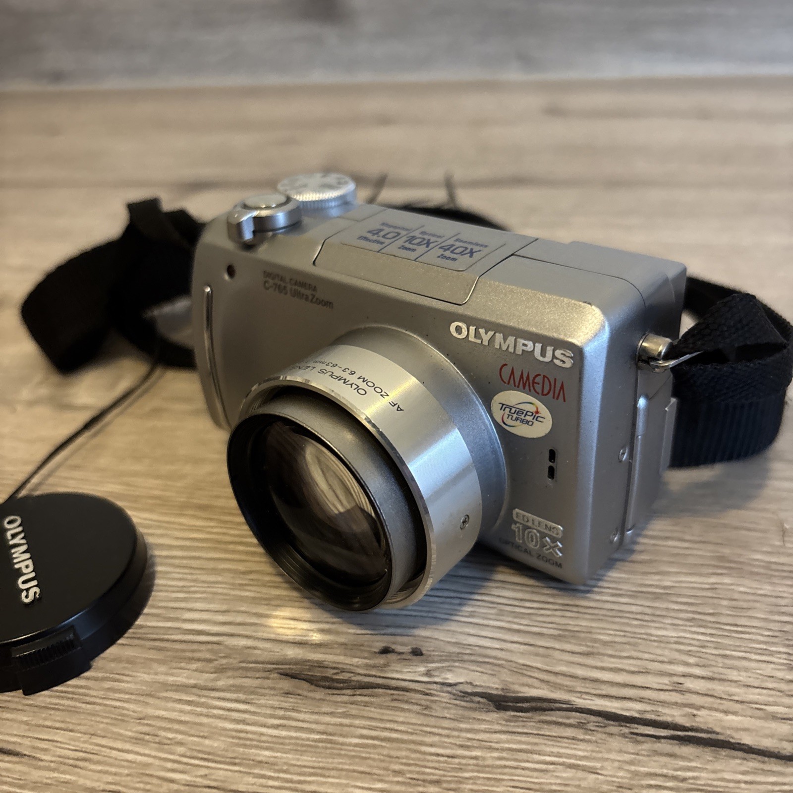Olympus Digital Camera C-765 Ultra Zoom 4.0MP Silver Tested & Working