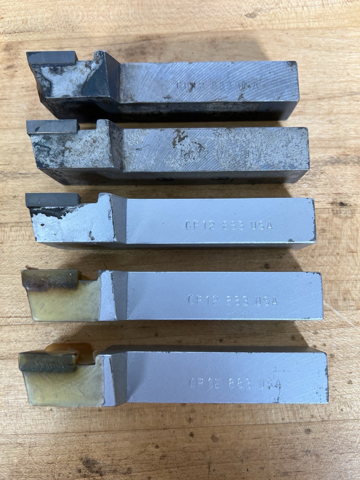 Lot of 5 Carbide Tipped Brazed Tool Bits GR-12 SINGLE POINT 883 - 2 New, 3 Used