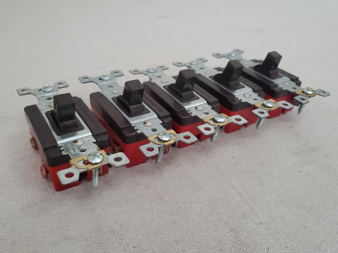 Arrow Hart 1993 AC Switch 3-Way 20 Amp 120-277 Volt Brown PACK OF 5