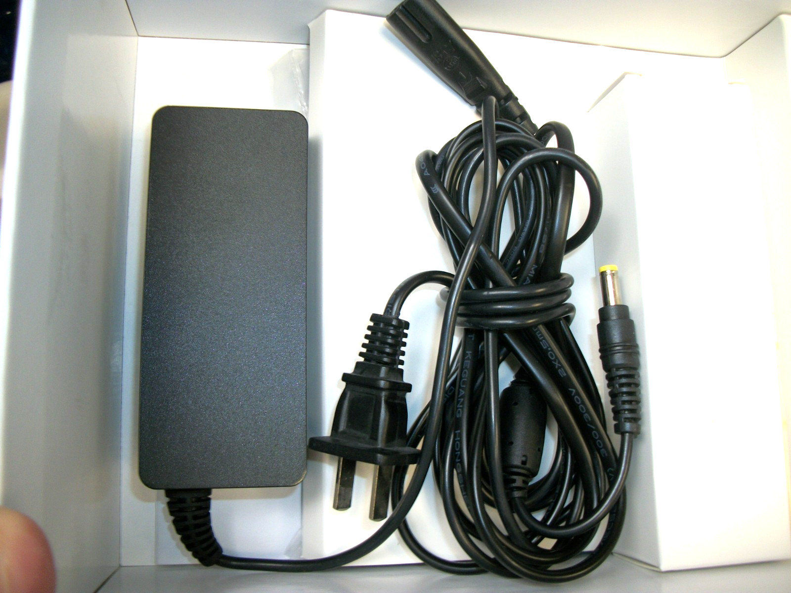 HOLIGHT 27M Smart LED Projector. Office Stored Item in Box.