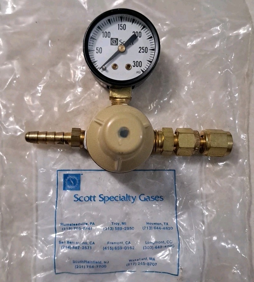 Scott Specialty Gases 51-242A Fluid Pressure Regulating Valve