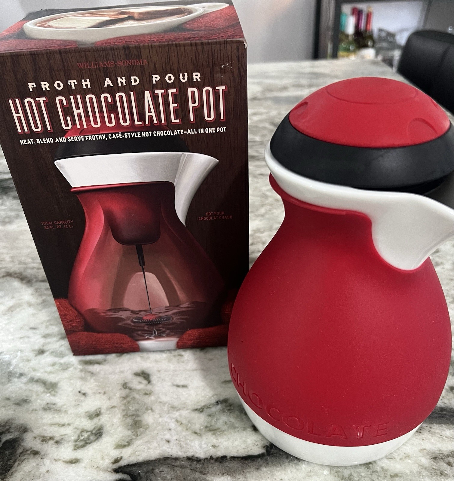 Williams Sonoma Hot Chocolate Pot Froth and Pour New Open Box Red White 32 oz