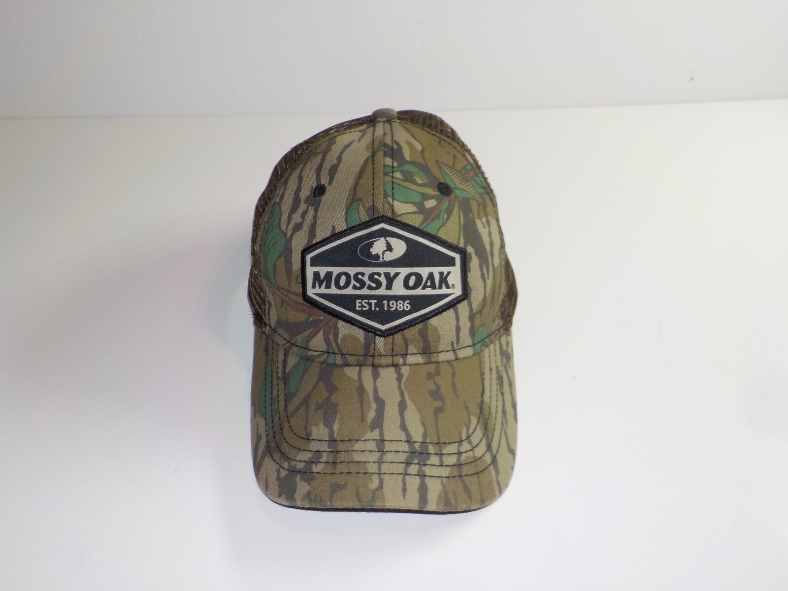 The Paramount Outdoors Mossy Oak Diamond Patch Cap Mesh Snapback Trucker Hat