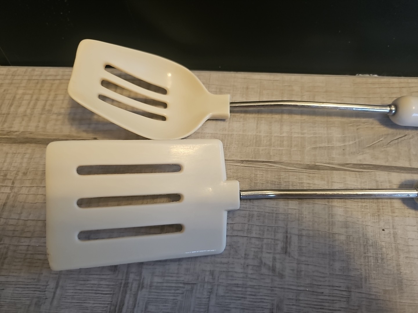 White Slotted Spoon Slotted Spatula Kitchen Utensils Retro White Handle 2 Set