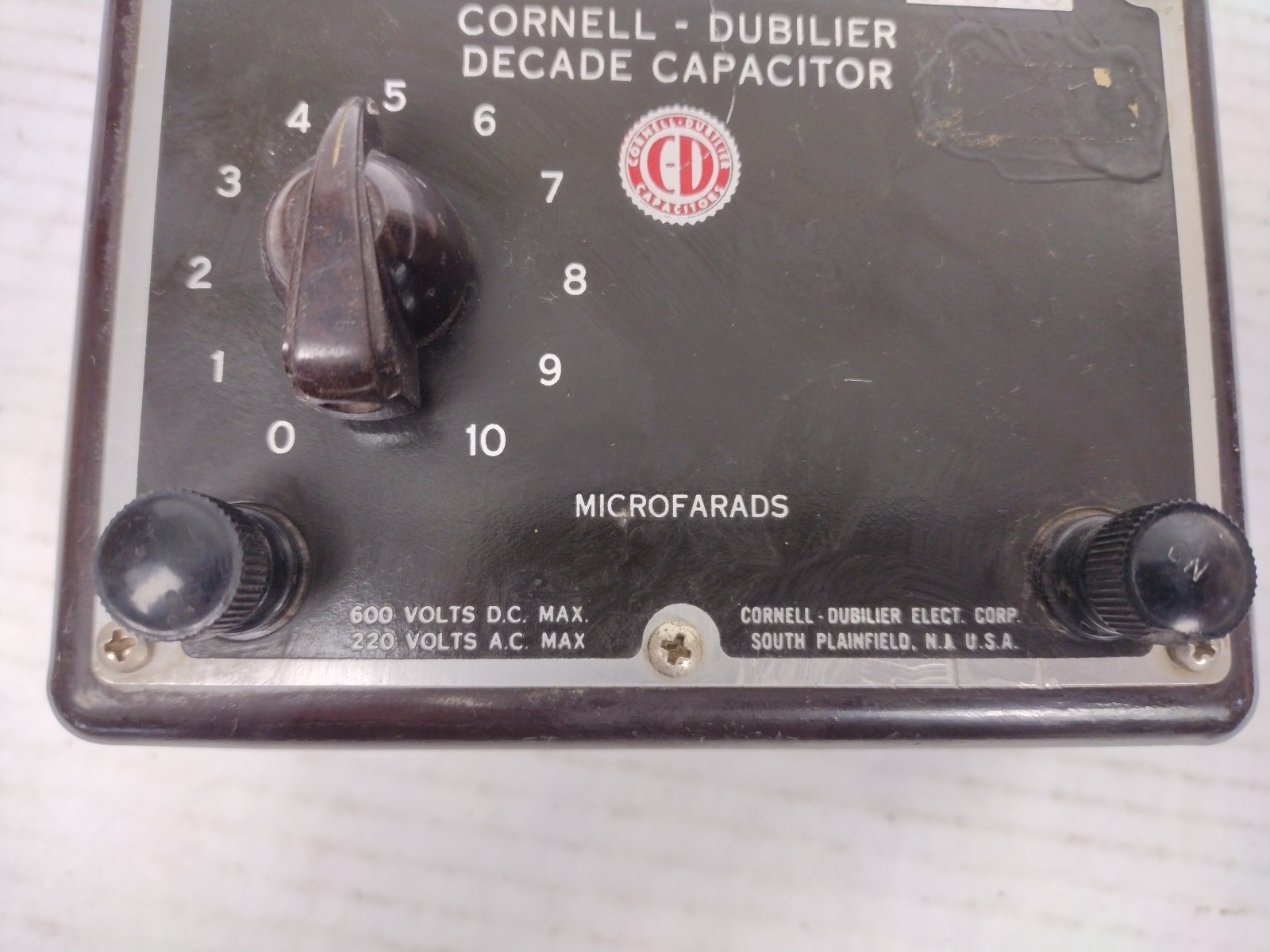 Cornell Dubilier Decade Capacitor CDC 5 Box 600 VDC 220 VAC Max