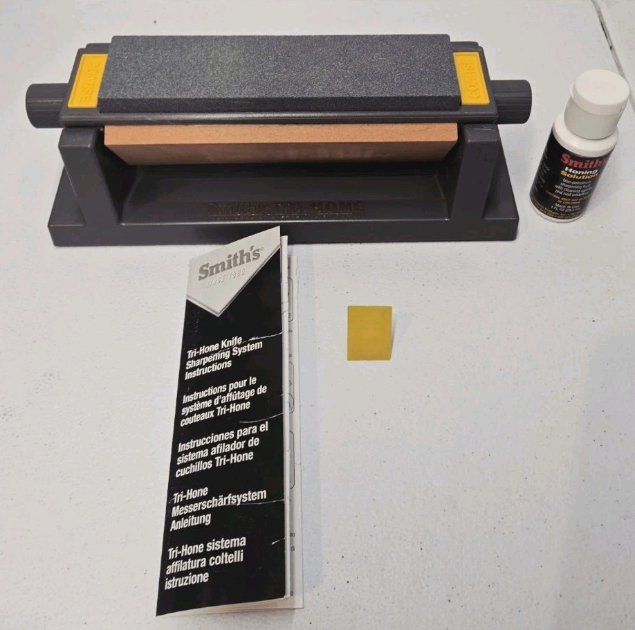 Smith's TRI6 6" Tri-Hone Sharpening System Knife Tool Sharpener 3 Stone used.