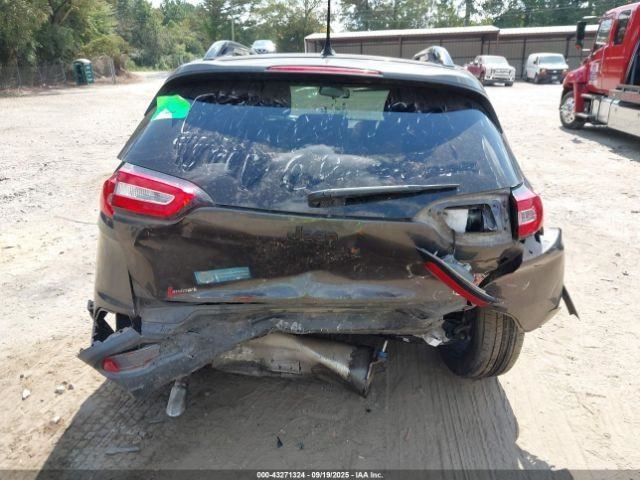 CHEROKEE 2014 Glove Box 4904867