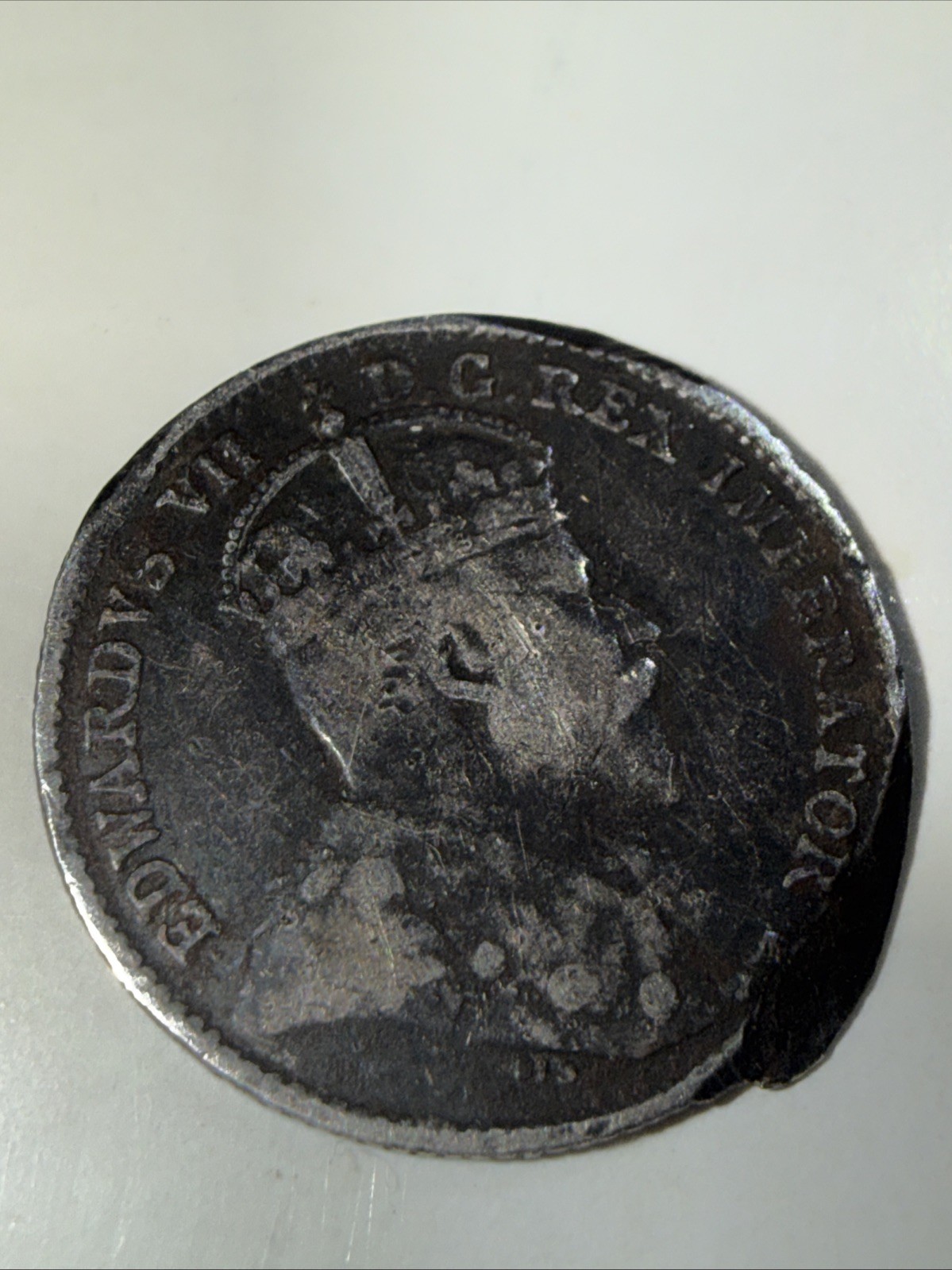 1910 Canadian 5-cent coin feat. crown above "5 CENTS CANADA" Fine. Edward VII's