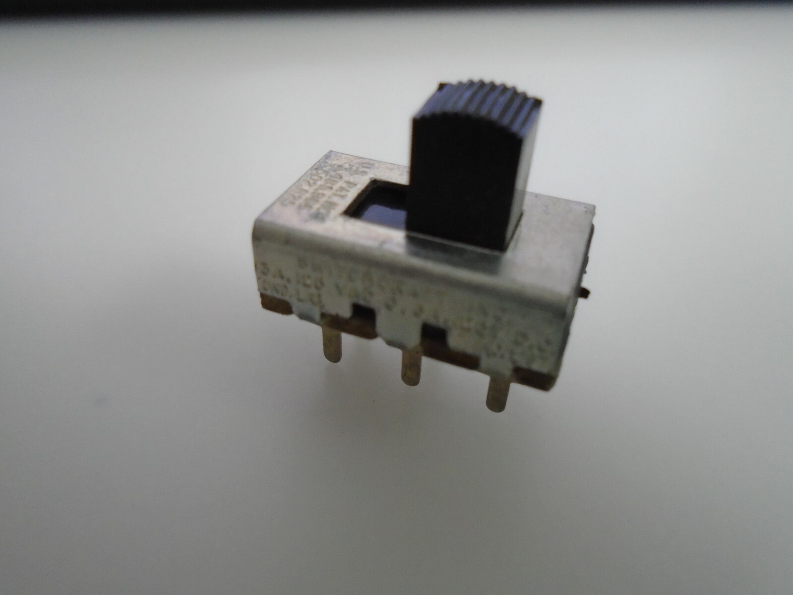 Switchcraft SLIDE SWITCH 6 pin DPDT C46206LRX 46206LRX 125VAC 3A