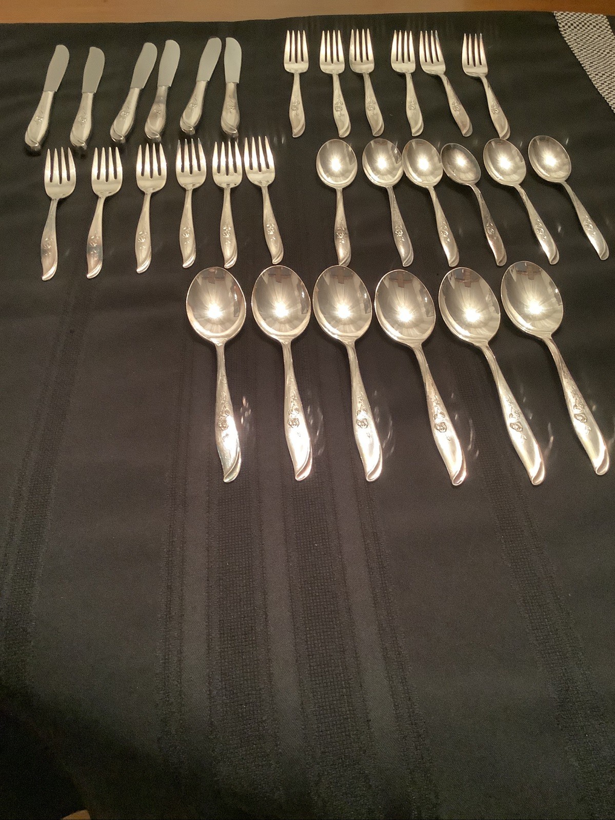 Oneida Community MY ROSE  Vtg 1960s Complete 6 Placesetting 30 Pieces Read