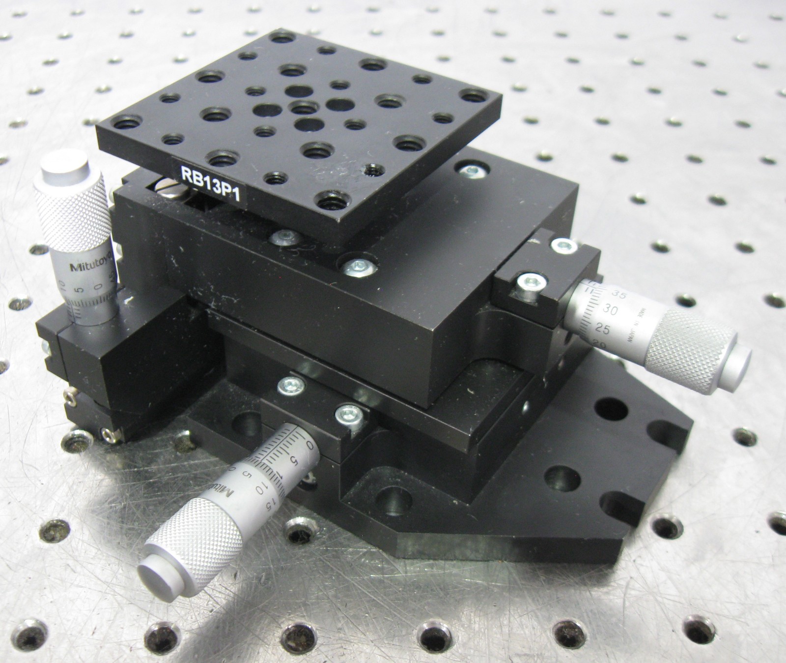 C203578 Thorlabs RB13M 3-Axis Micrometer RollerBlock Long-Travel Bearing Stage