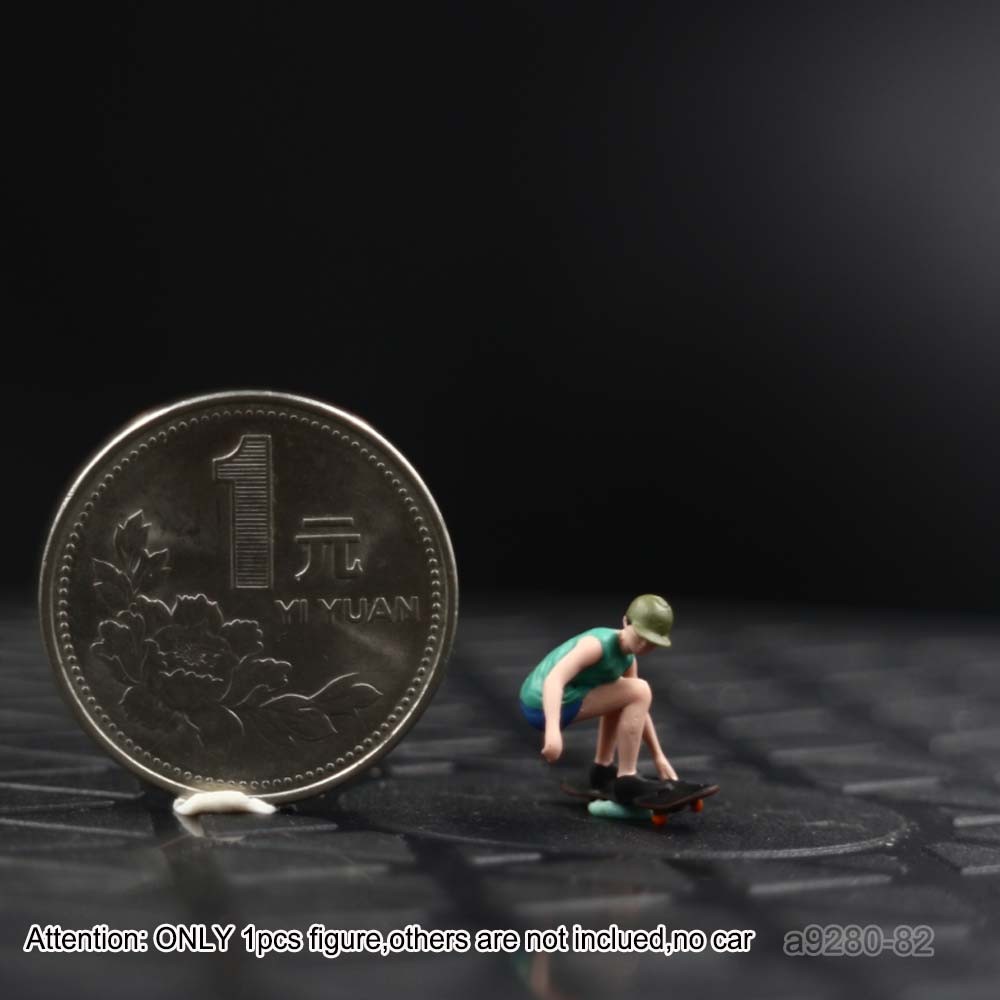 Painted 1/64 Skateboarding Boy Figure Diorama Miniature For Car Street Sand Prop