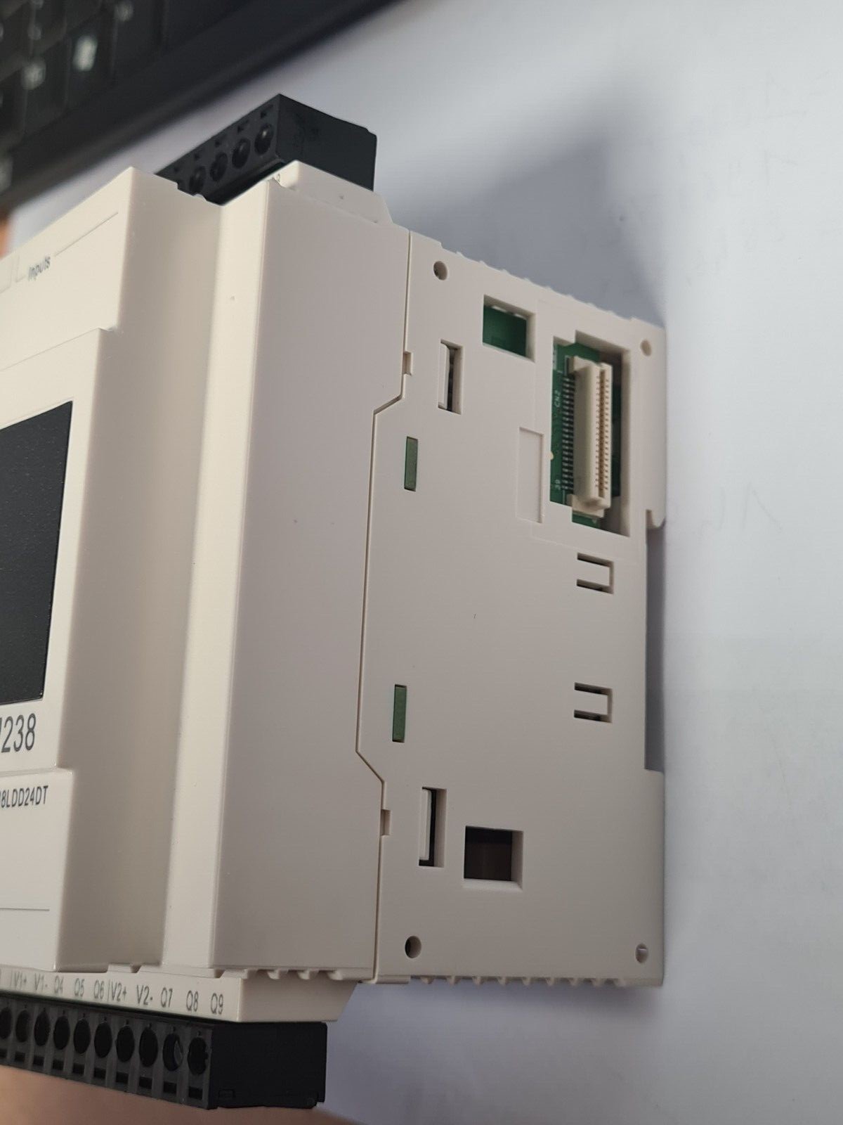 Schneider-Electric TM238LDD24DT-Fast Free Shipping
