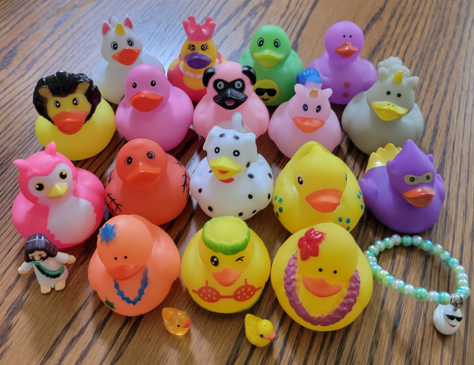 Rubber Duck Lot Cruise Ship Jeep 21 Pc Lot + Bracelet Bath Fun + Little Jesus 🦄