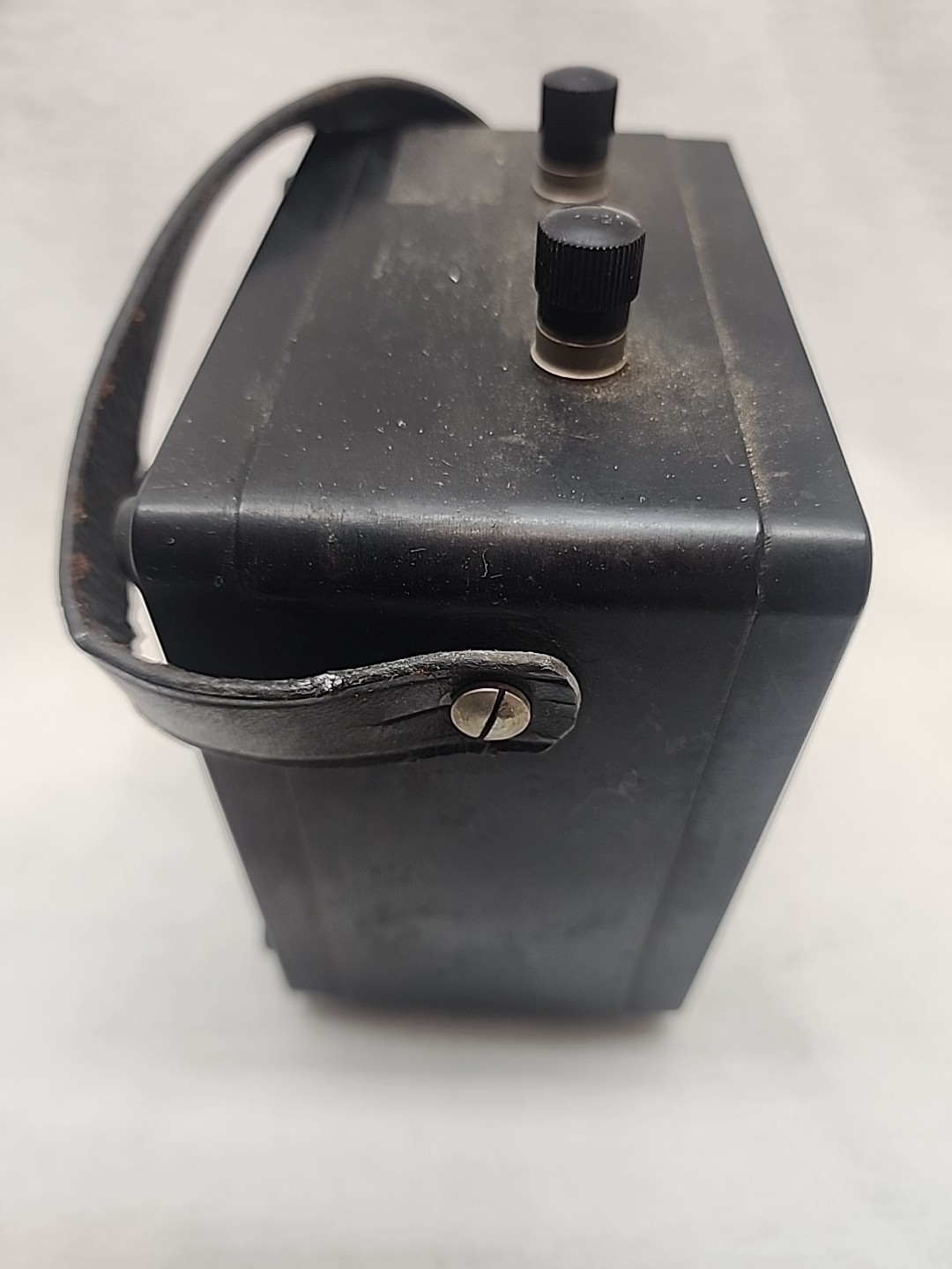 NICE! Vintage DC Voltmeter: Model 931, Electrical Tools. 3V 1000 Ohms