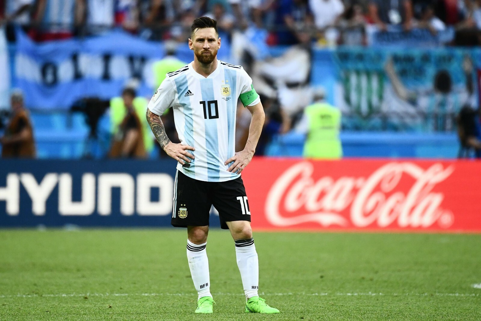 lionel messi argentina 3.5x5 unsigned photo