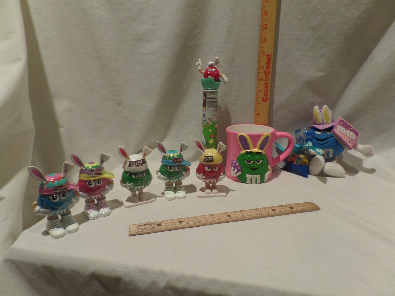 "M&M'S" LOT OF 8 VINTAGE "EASTER" COLLECTIBLES