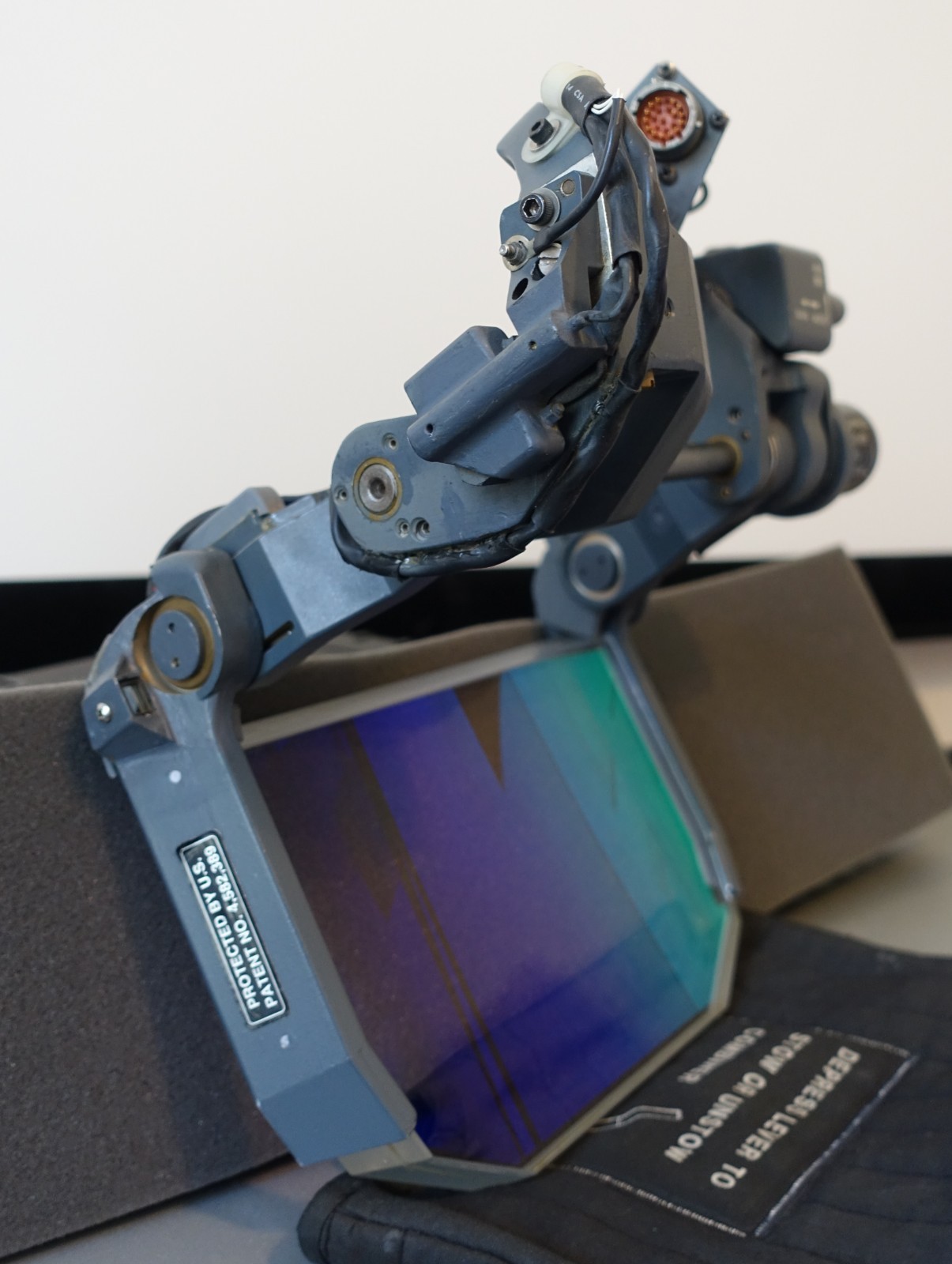 Collins Flight Dynamics HUD Combiner Unit – For Boeing 727