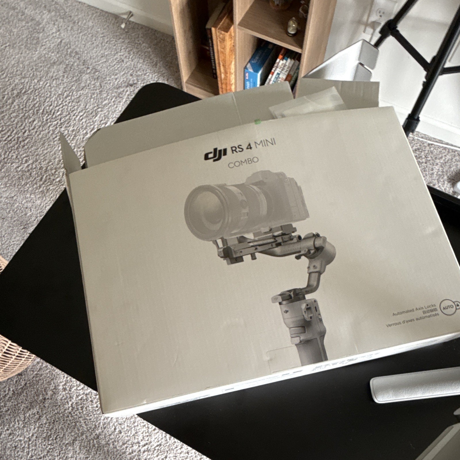 DJI RS 4 Mini Combo Gimbal Stabilizer Quick Release, 4.4 lb Max Load