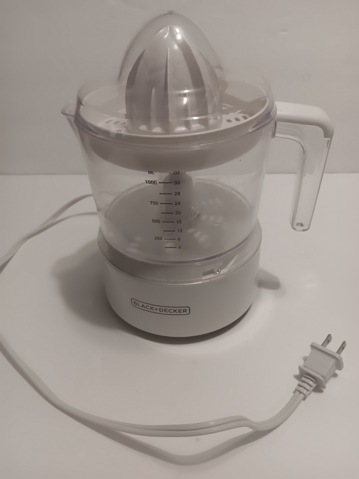 BLACK+DECKER ALCOOK GS-336 Electric Citrus Juicer White 32oz Stainless Steel