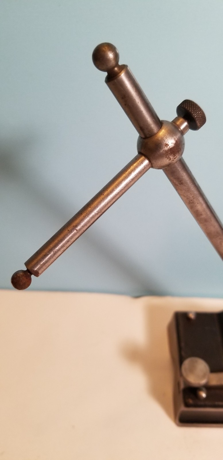 VINTAGE SURFACE DIA L INDICATOR w/t 6" STARRETT SPINDLE