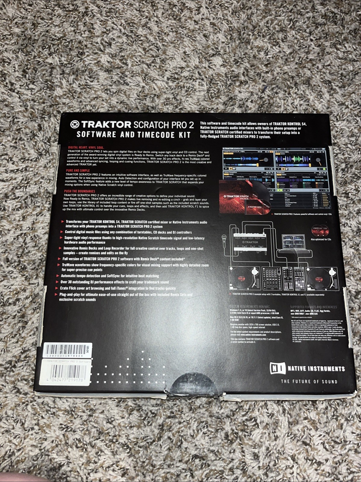 Traktor Scratch Pro Software and Timecode Kit with 2 Digital Vinyl Records