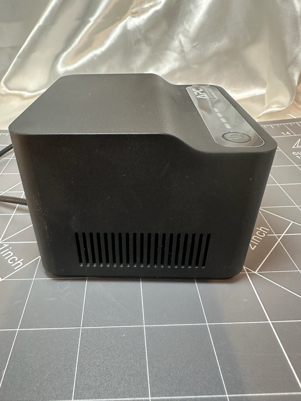 APC UPS, BACK-UPS, CONNECT VoIP/MODEM, UNINTERRUPTIBLE POWER SUPPLY
