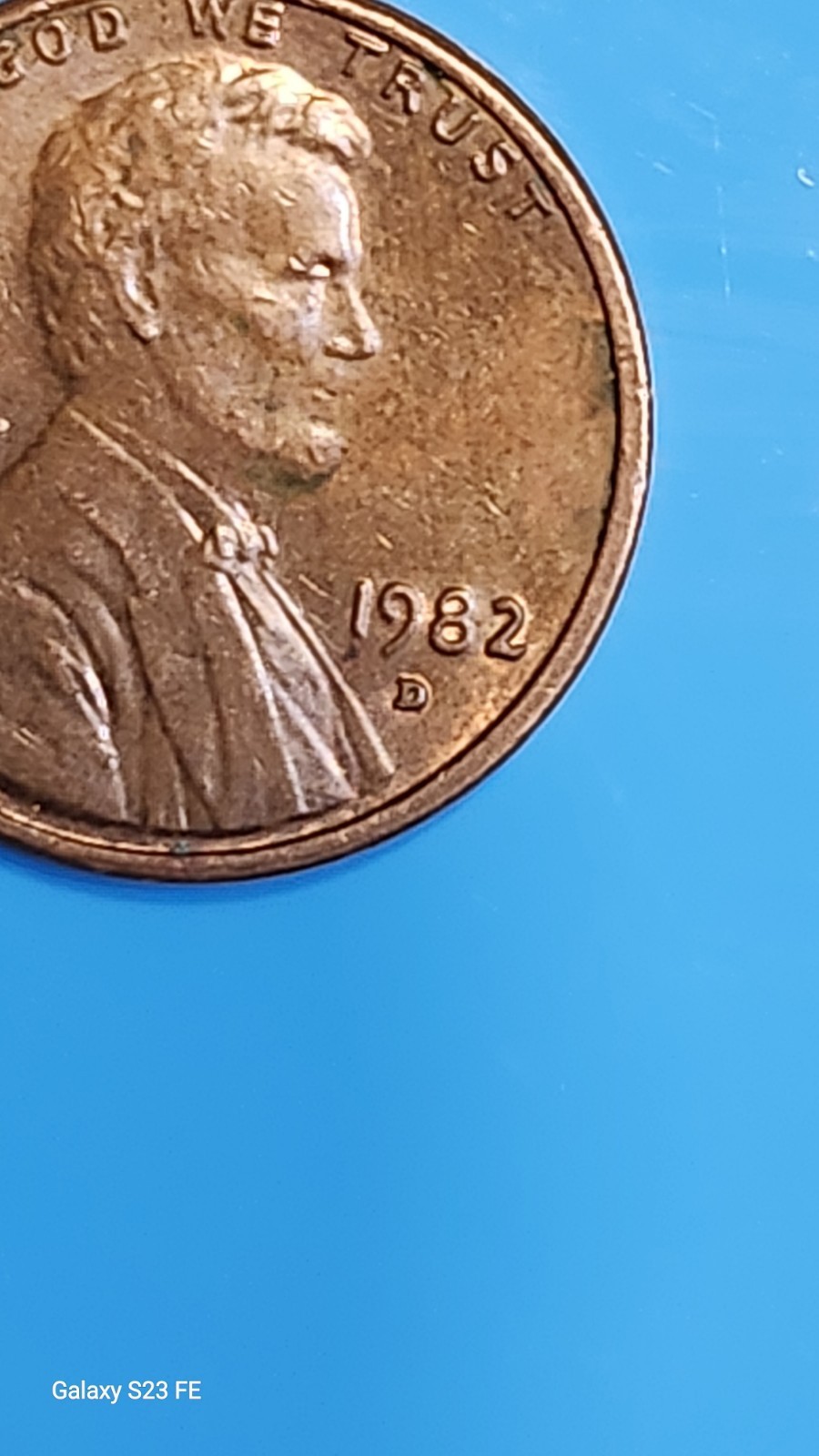 1982 D Penny Coin, 3.1 Grams, Denver Mint Mark Authinicated