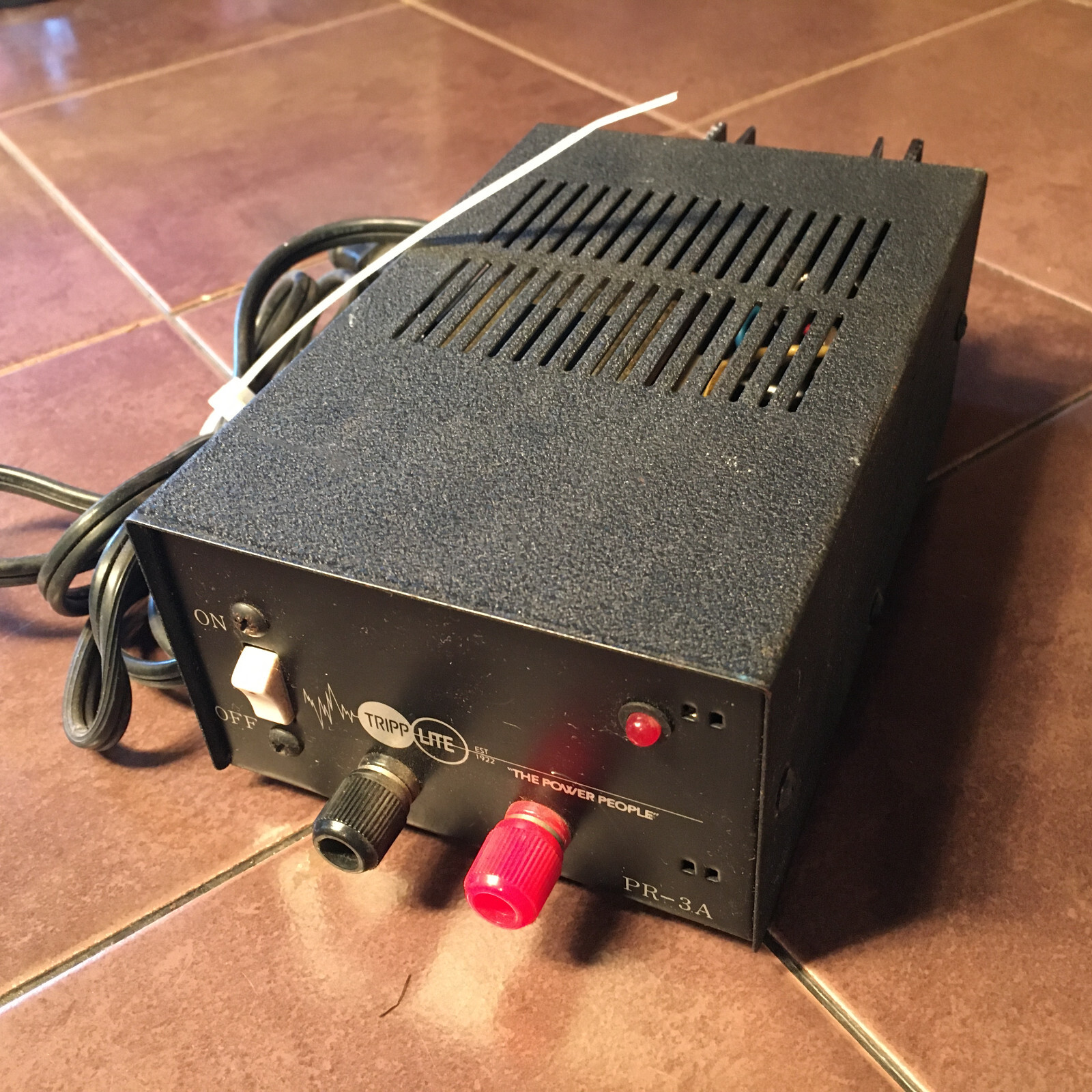 Tripp-Lite PR-3A Regulated 13.8volt, 3amp Power Supply