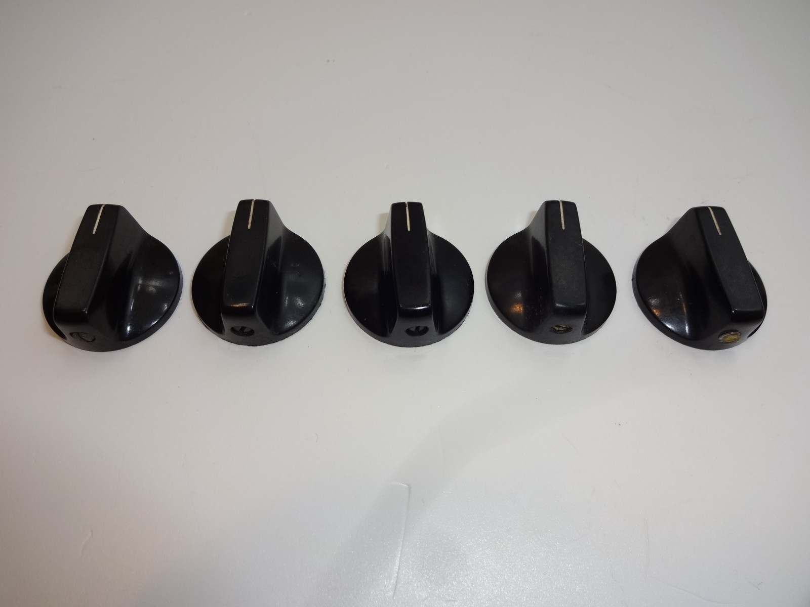 Lot of 25+10 Vintage Bakelite Daka-Ware Knobs 10 Chicken Head