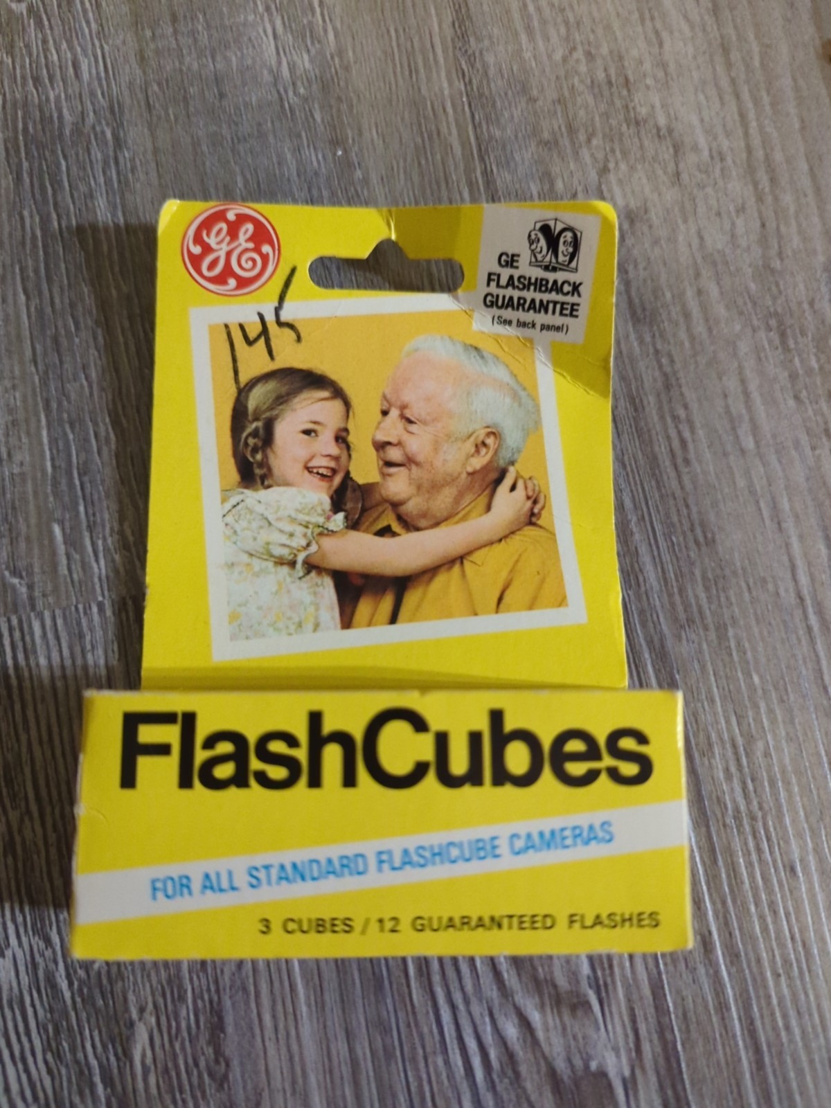 GE Flash Cubes New Old Stock 2 Cubes And Sylvania Blue Dot