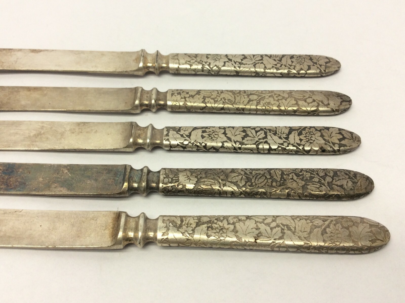 Vintage Set Five 1847 Rogers Bros Warranted Leaf Pattern Handle Cheese Knife