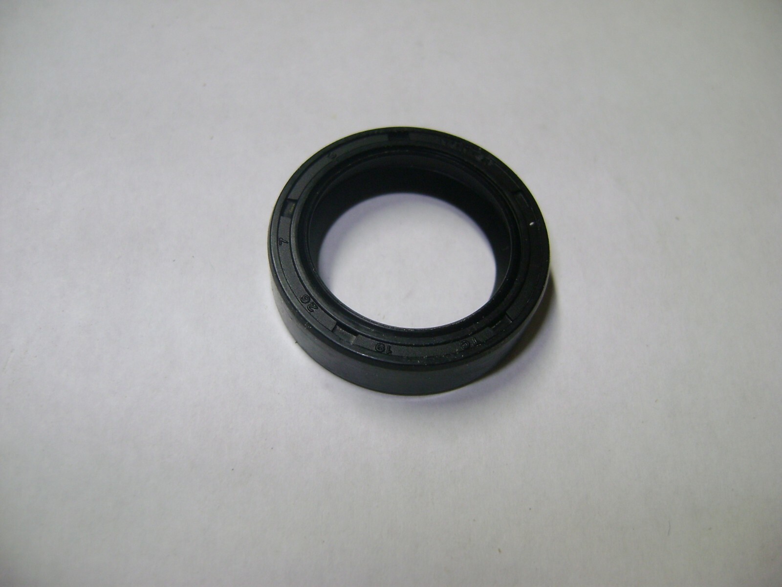NEW TC 19X26X7 DOUBLE LIPS METRIC OIL / DUST SEAL 19mm X 26mm X 7mm