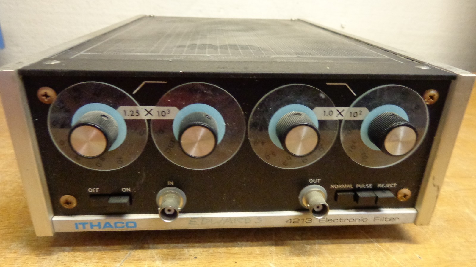 Ithaco Electronic Filter Model 4213