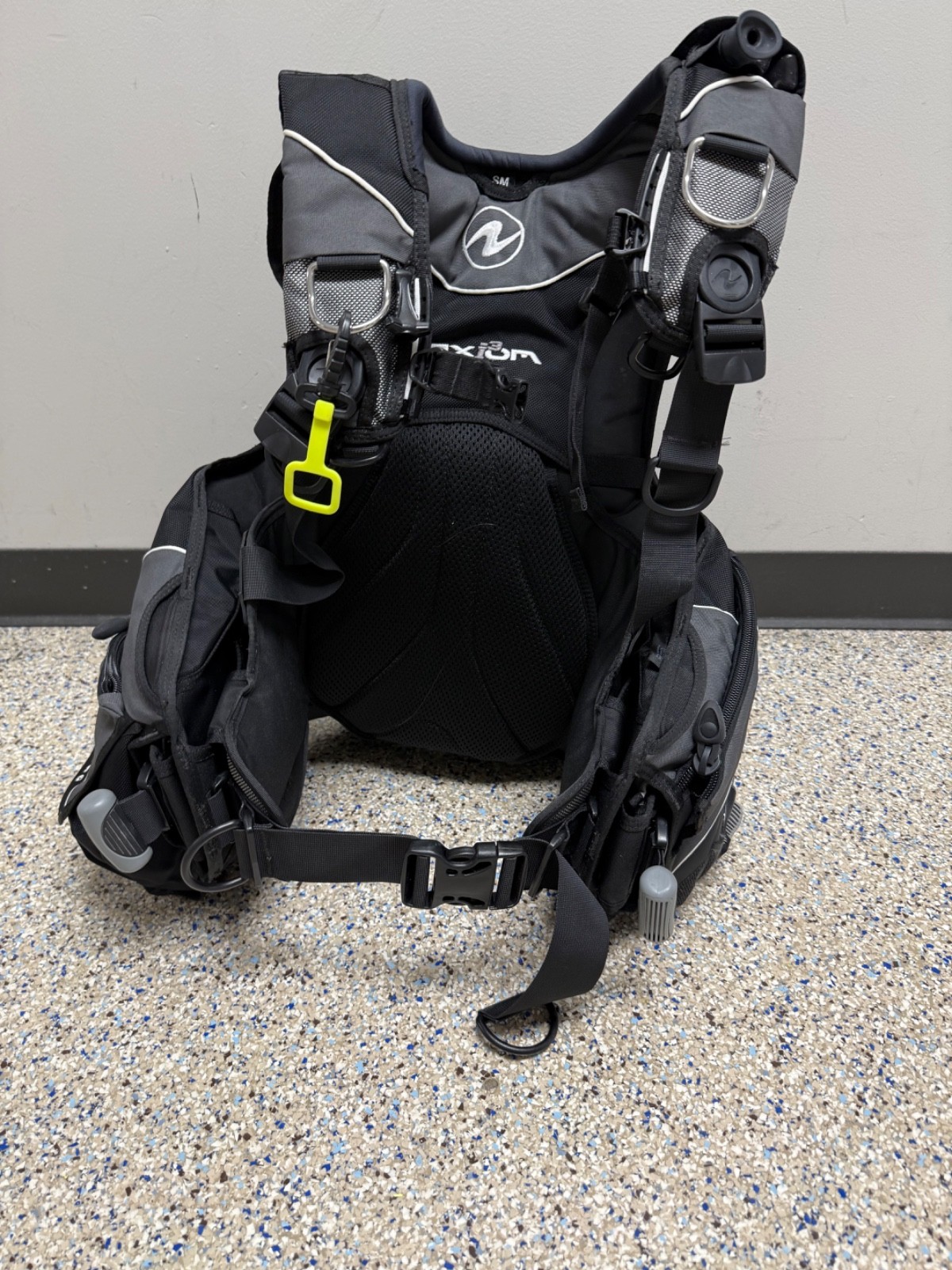 Aqualung Axiom i3 BCD Small. Tests Good