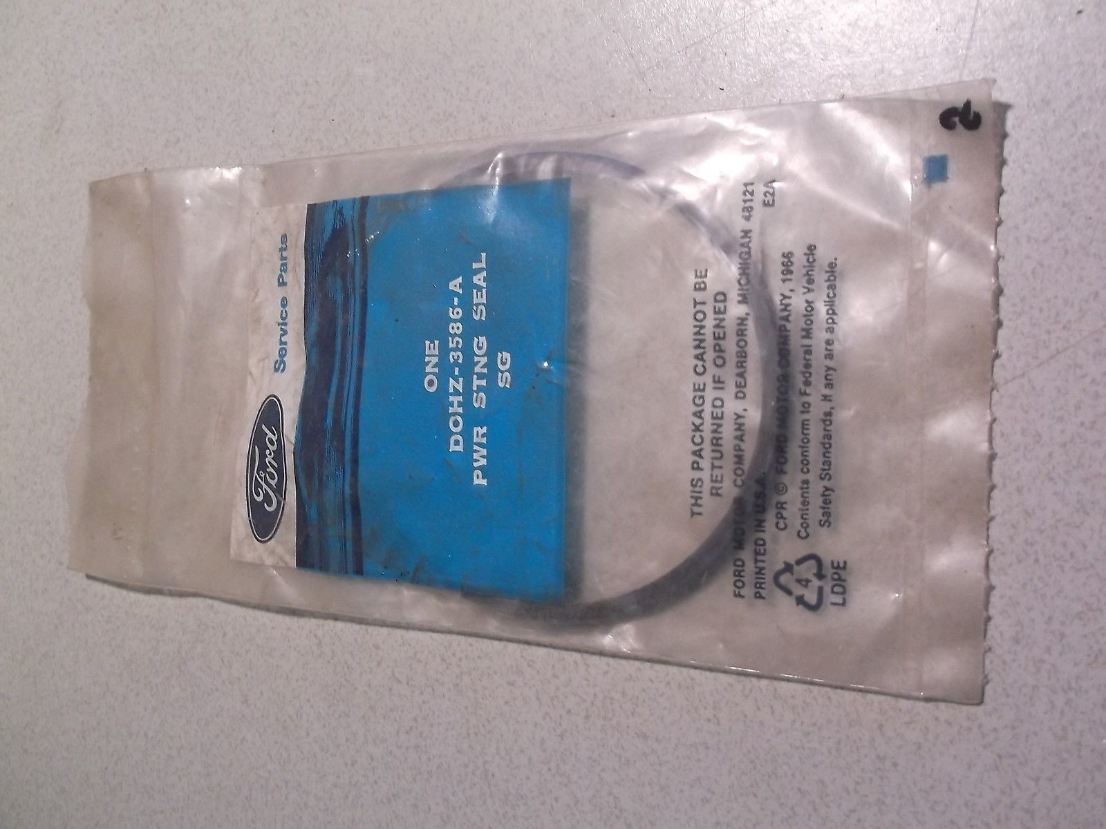 NOS Old Stock Ford Power Steering Seal D0HZ-3586-A *FREE SHIPPING*