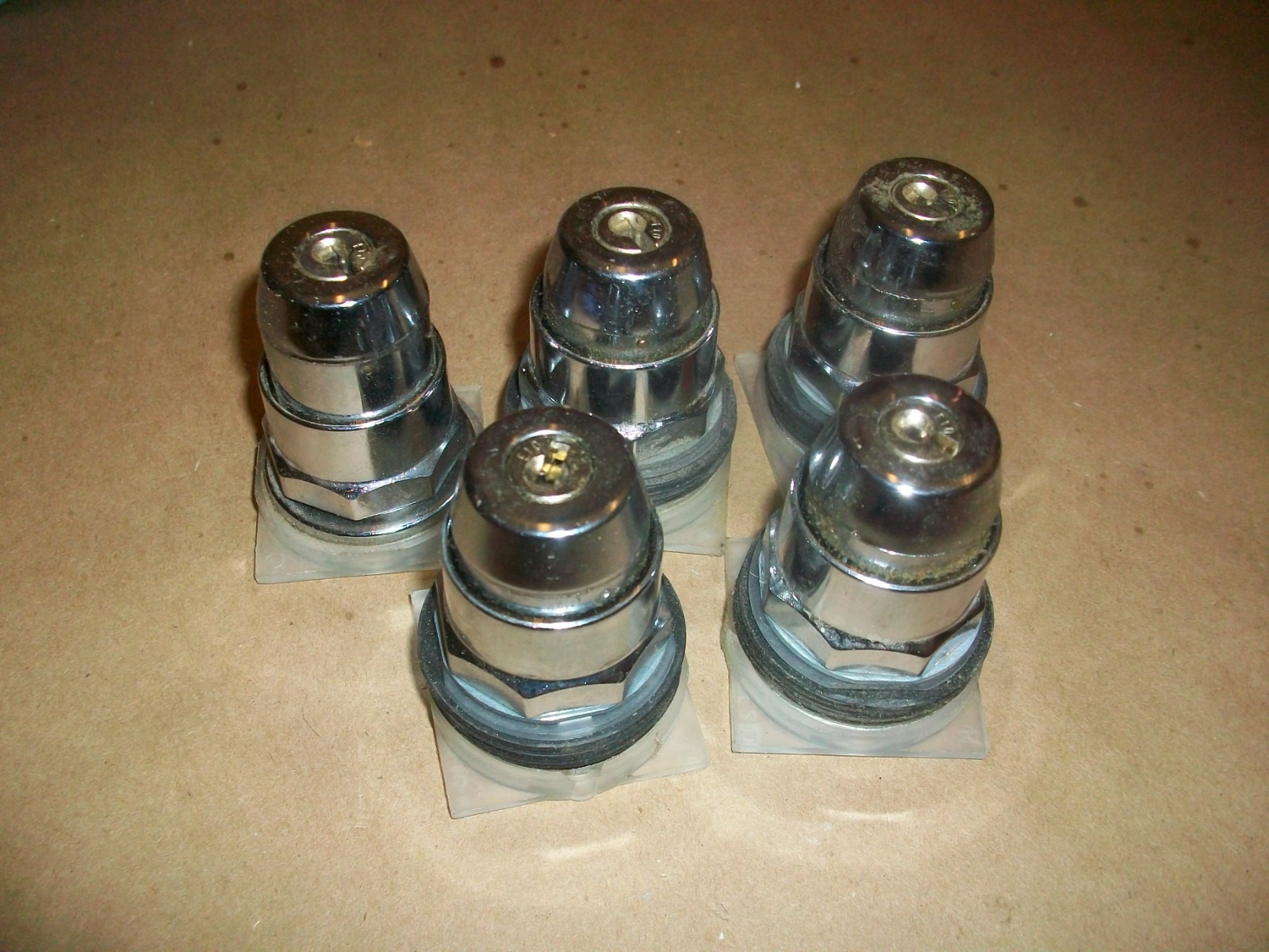 5pc Square D Cylinder Lock / Keyed Selector Switch USED